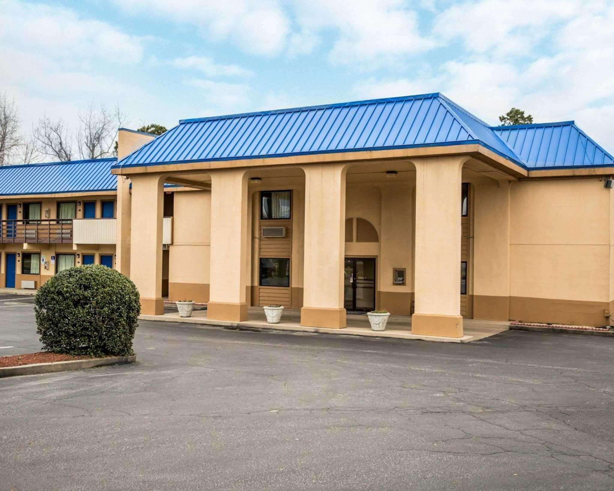 Rodeway Inn & Suites Plymouth Hwy 64 Exteriör bild