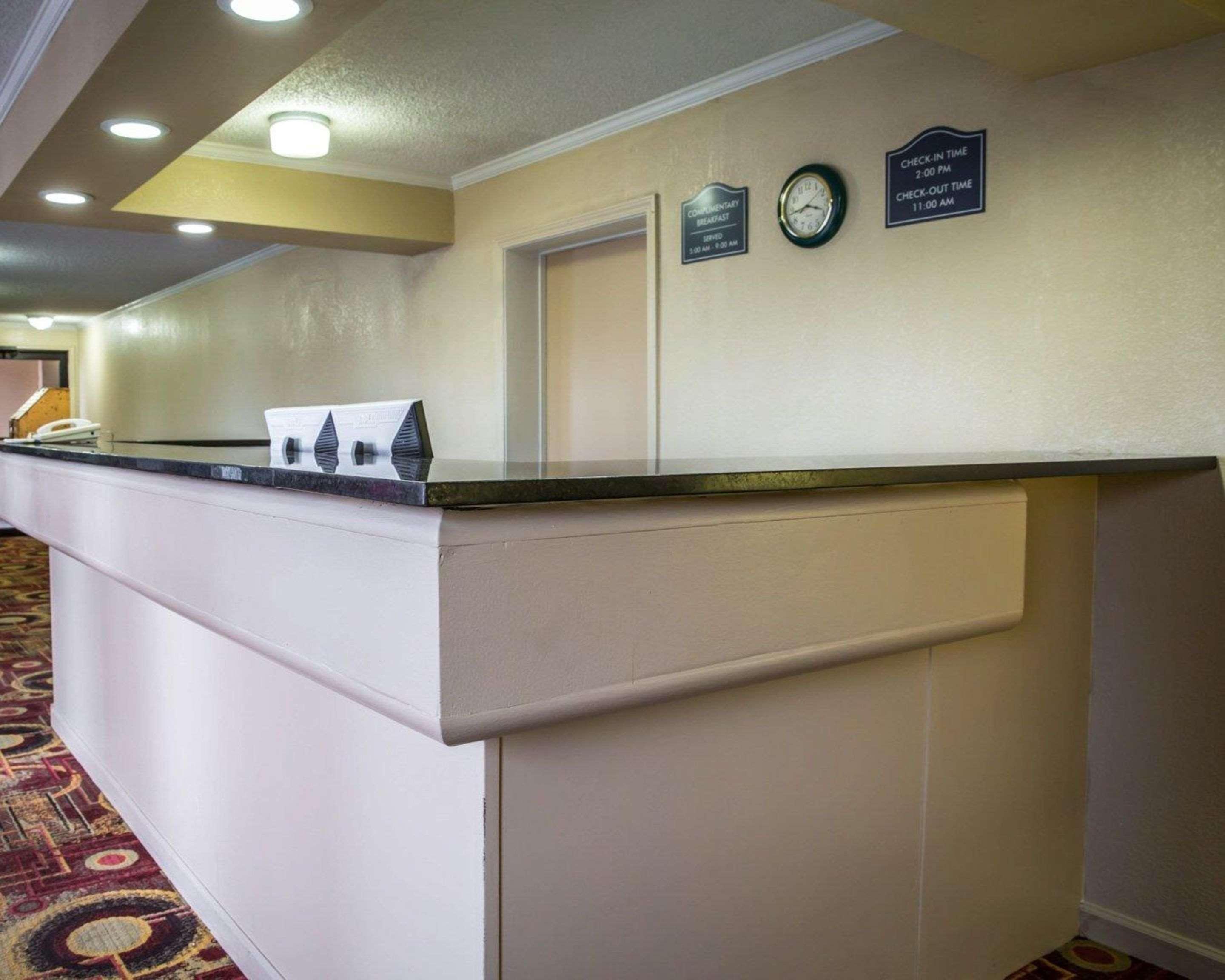 Rodeway Inn & Suites Plymouth Hwy 64 Exteriör bild