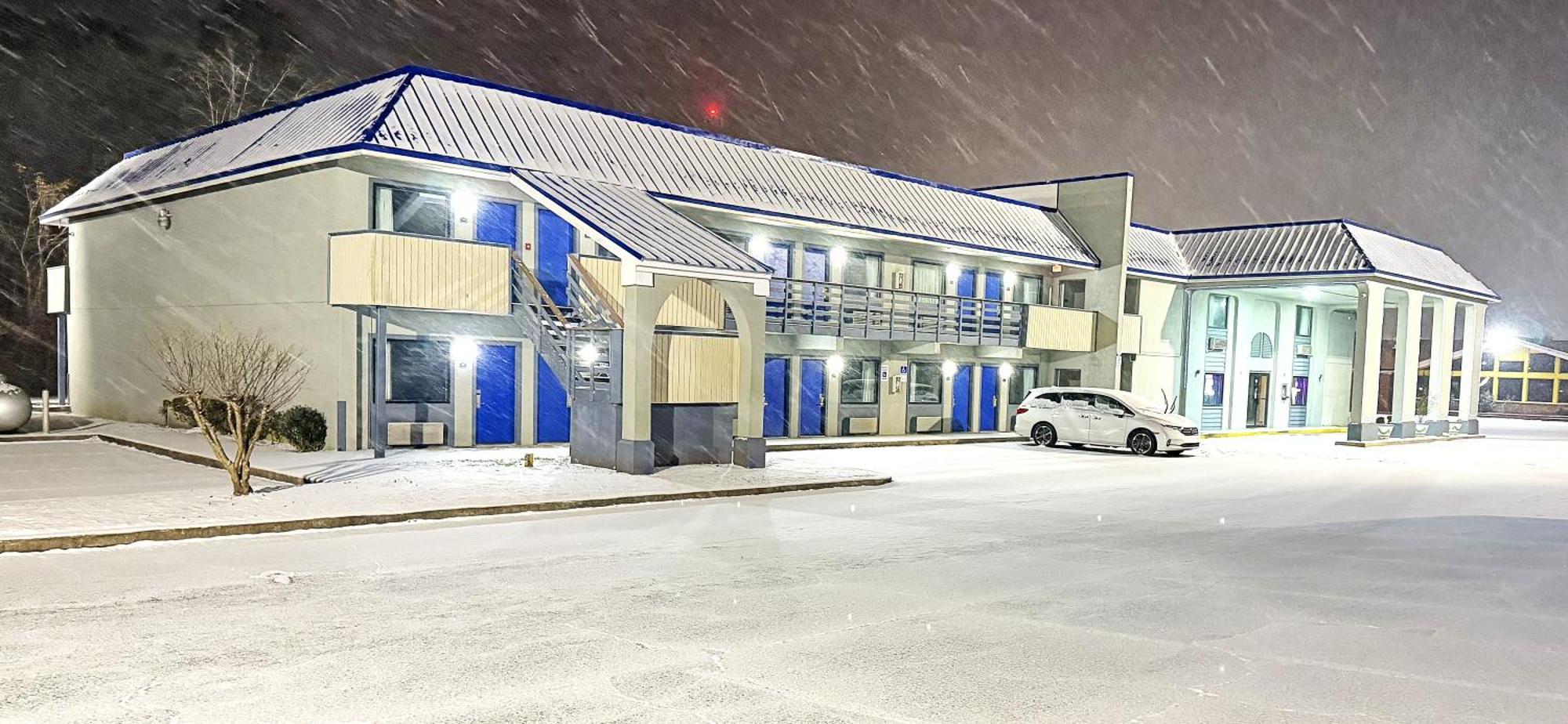 Rodeway Inn & Suites Plymouth Hwy 64 Exteriör bild