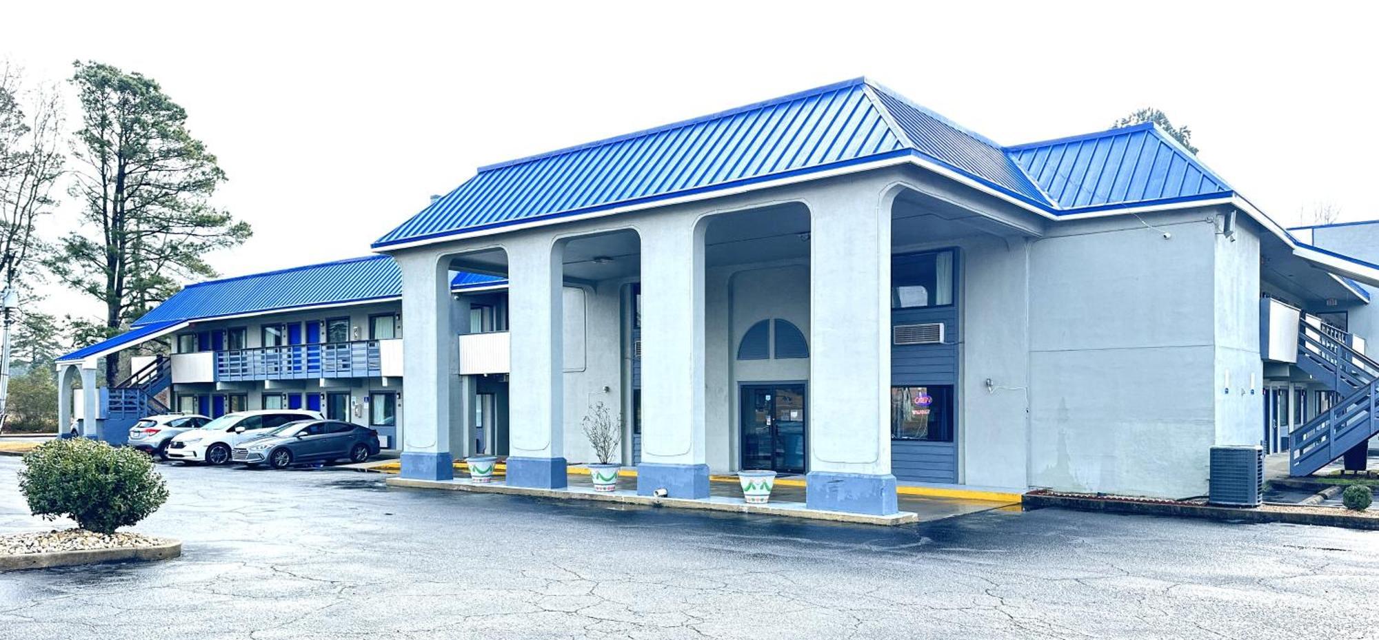 Rodeway Inn & Suites Plymouth Hwy 64 Exteriör bild