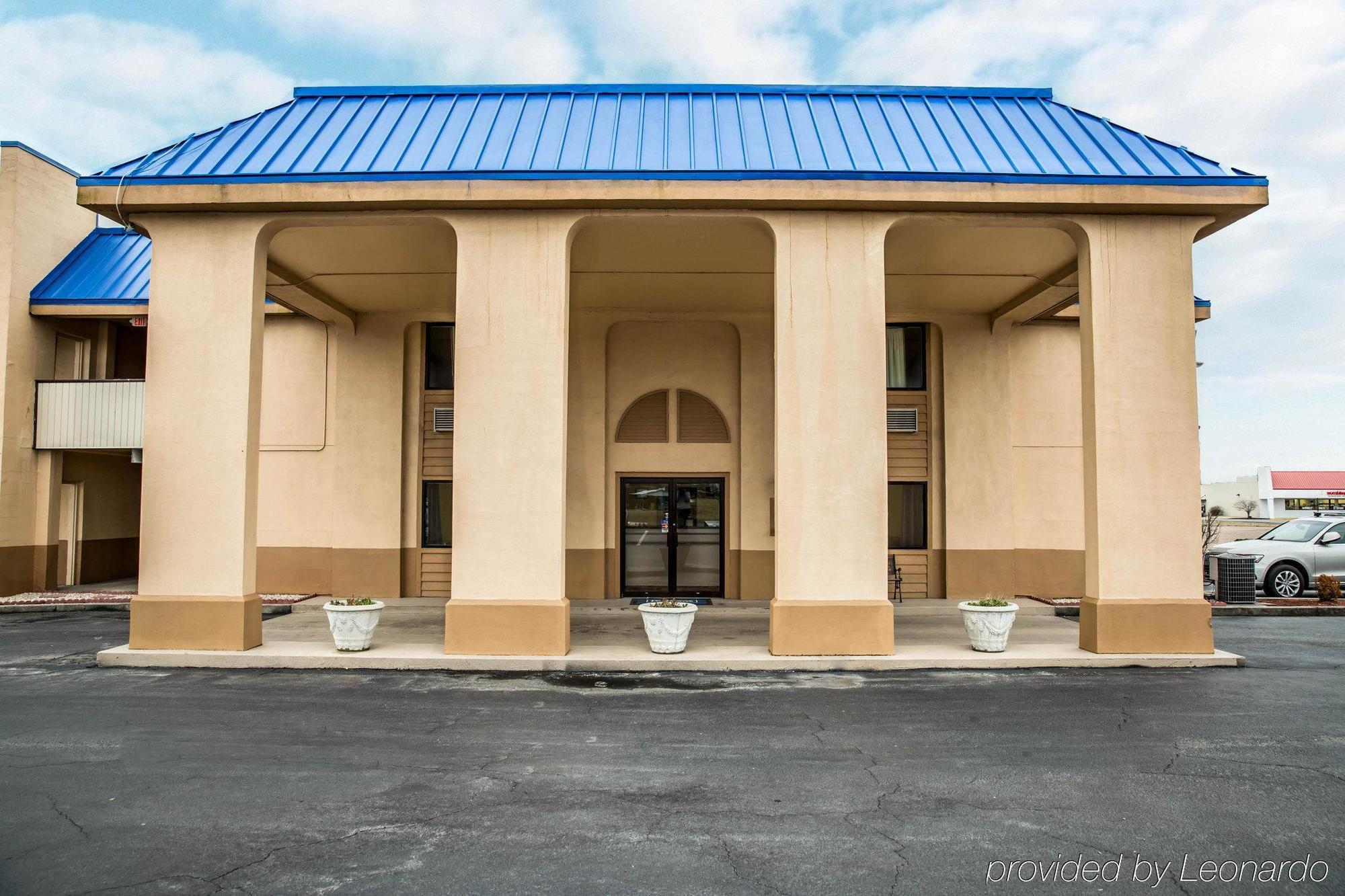 Rodeway Inn & Suites Plymouth Hwy 64 Exteriör bild